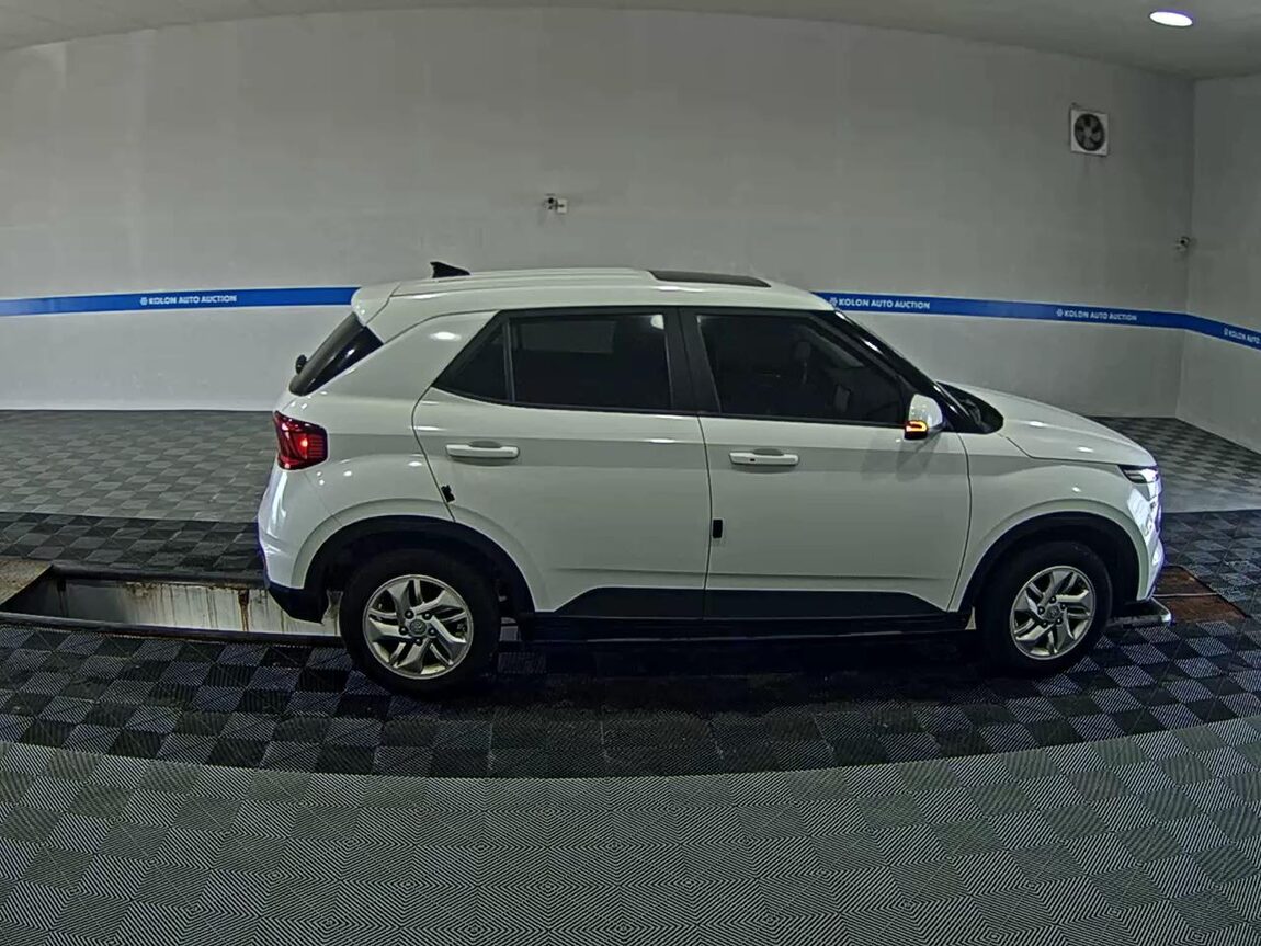 HYUNDAI VENUE 1.6 GASOLINE MODERN PLUS 2022 - zdjęcie 4