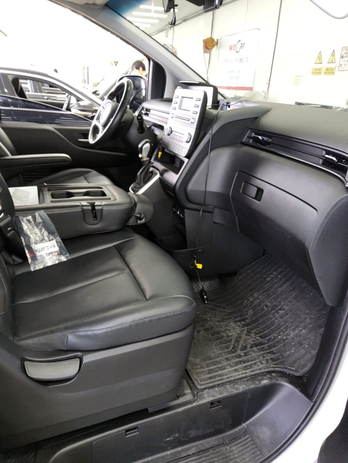 HYUNDAI STARIA 2.2 DIESEL CARGO 3-SEATER MODERN 2022 - zdjęcie 14