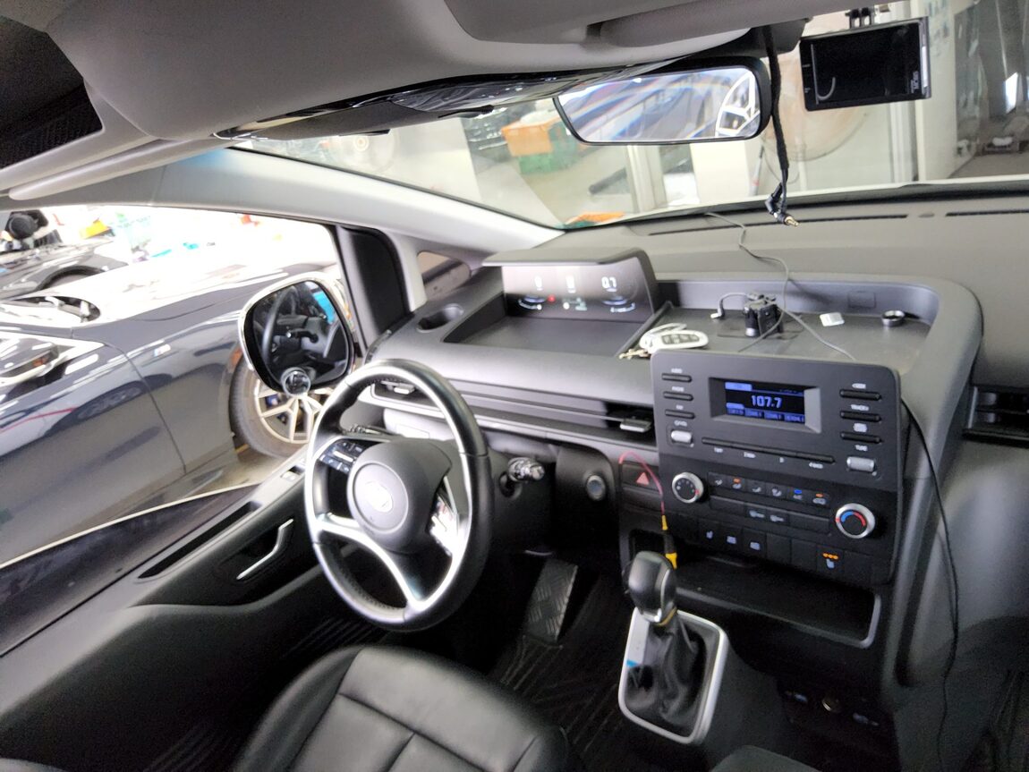 HYUNDAI STARIA 2.2 DIESEL CARGO 3-SEATER MODERN 2022 - zdjęcie 11