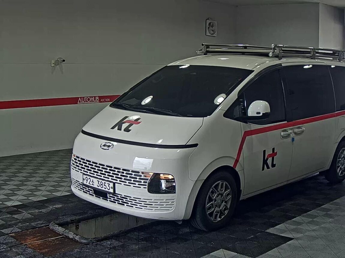 HYUNDAI STARIA 2.2 DIESEL CARGO 3-SEATER MODERN 2022 - zdjęcie 2