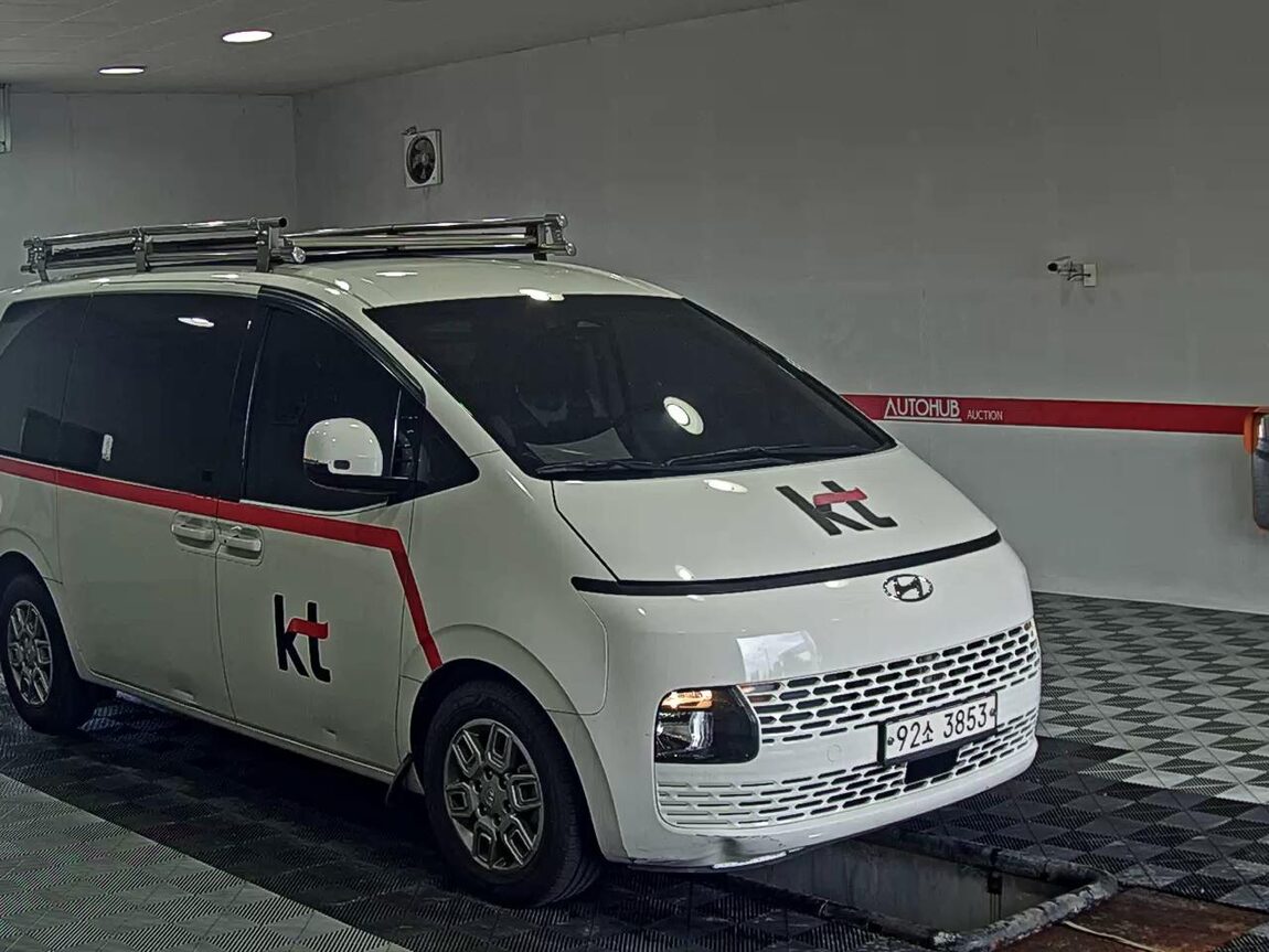 HYUNDAI STARIA 2.2 DIESEL CARGO 3-SEATER MODERN 2022 - zdjęcie 3