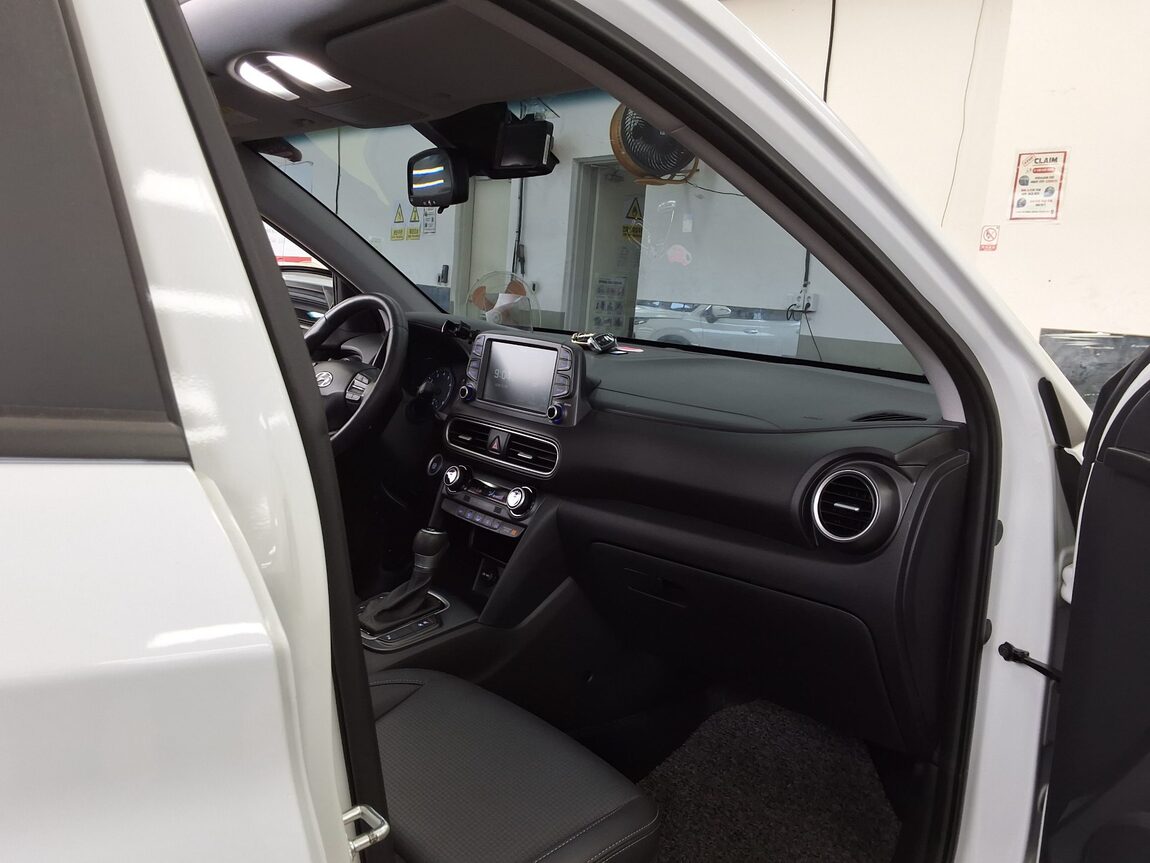 HYUNDAI KONA 1.6 GASOLINE 2WD MODERN ART 2018 - zdjęcie 14
