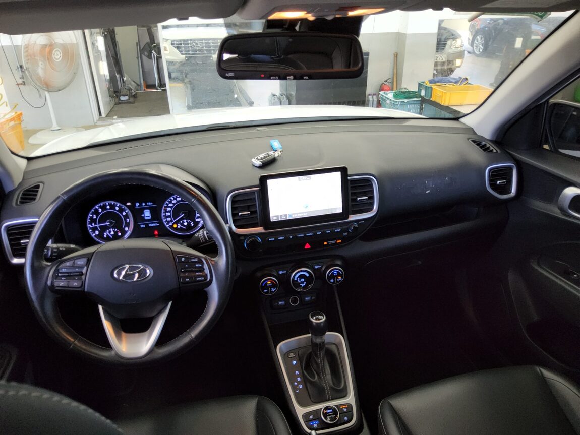 HYUNDAI VENUE 1.6 GASOLINE MODERN PLUS 2022 - zdjęcie 11