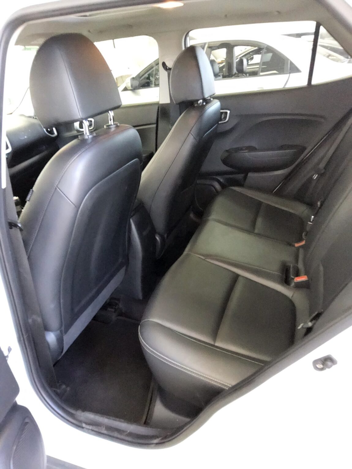 HYUNDAI VENUE 1.6 GASOLINE MODERN PLUS 2022 - zdjęcie 12