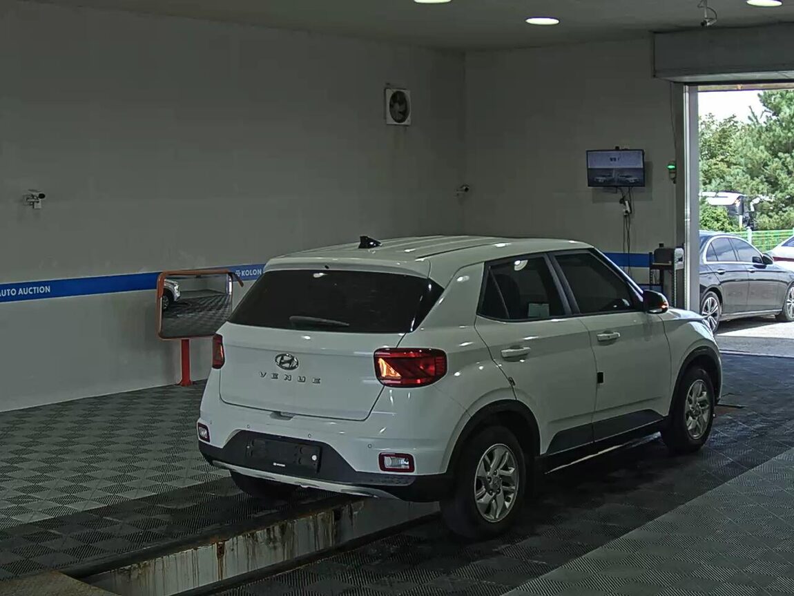 HYUNDAI VENUE 1.6 GASOLINE MODERN PLUS 2022 - zdjęcie 5