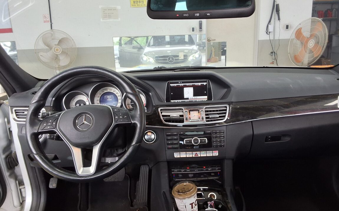 MERCEDES-BENZ E-CLASS (4TH GEN) E250 CDI 4MATIC 2014 - zdjęcie 11