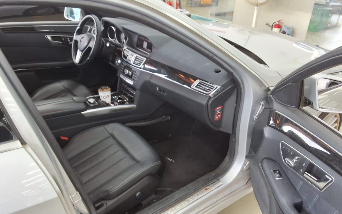 MERCEDES-BENZ E-CLASS (4TH GEN) E250 CDI 4MATIC 2014 - zdjęcie 14