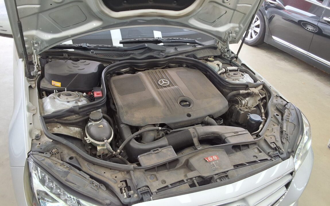 MERCEDES-BENZ E-CLASS (4TH GEN) E250 CDI 4MATIC 2014 - zdjęcie 22