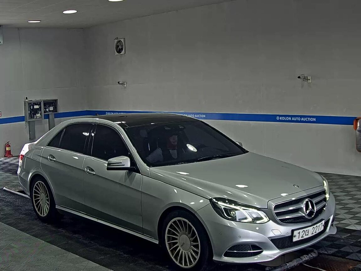 MERCEDES-BENZ E-CLASS (4TH GEN) E250 CDI 4MATIC 2014 - zdjęcie 3