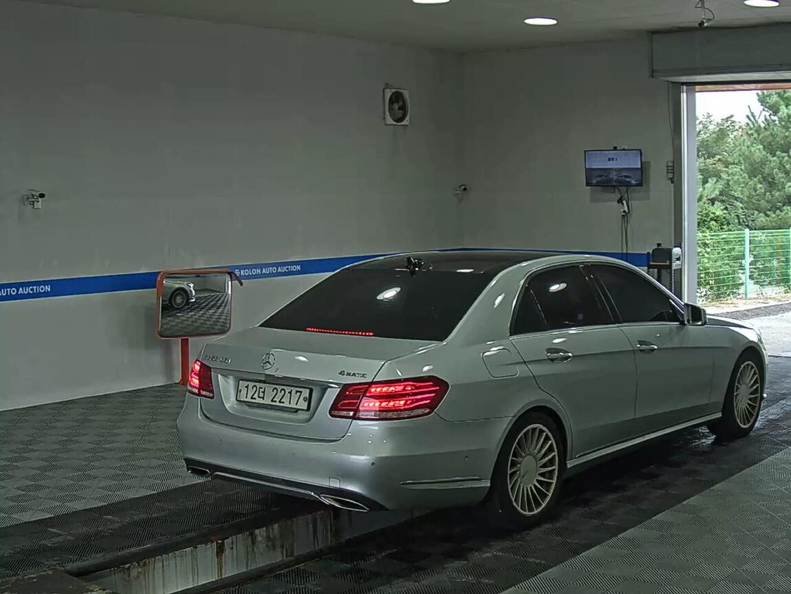 MERCEDES-BENZ E-CLASS (4TH GEN) E250 CDI 4MATIC 2014 - zdjęcie 5