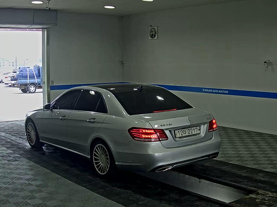 MERCEDES-BENZ E-CLASS (4TH GEN) E250 CDI 4MATIC 2014 - zdjęcie 6