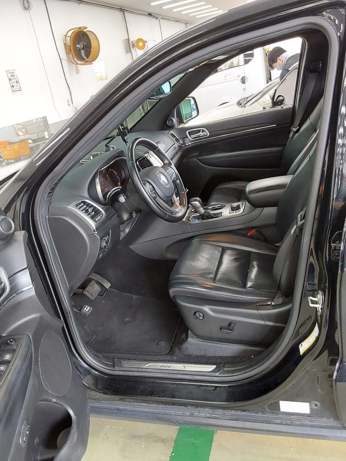 JEEP GRAND CHEROKEE (WK2) 3.6 V6 LAREDO 2021 - zdjęcie 10