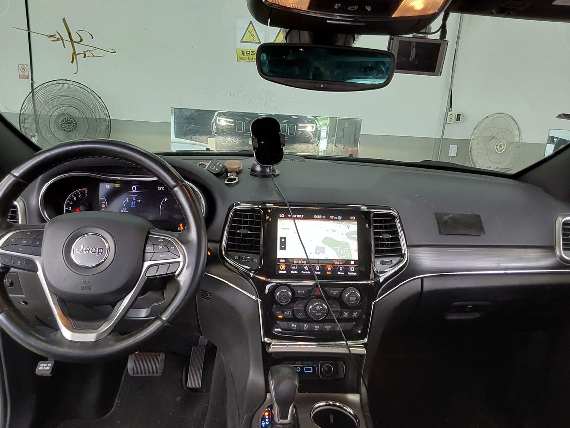JEEP GRAND CHEROKEE (WK2) 3.6 V6 LAREDO 2021 - zdjęcie 11