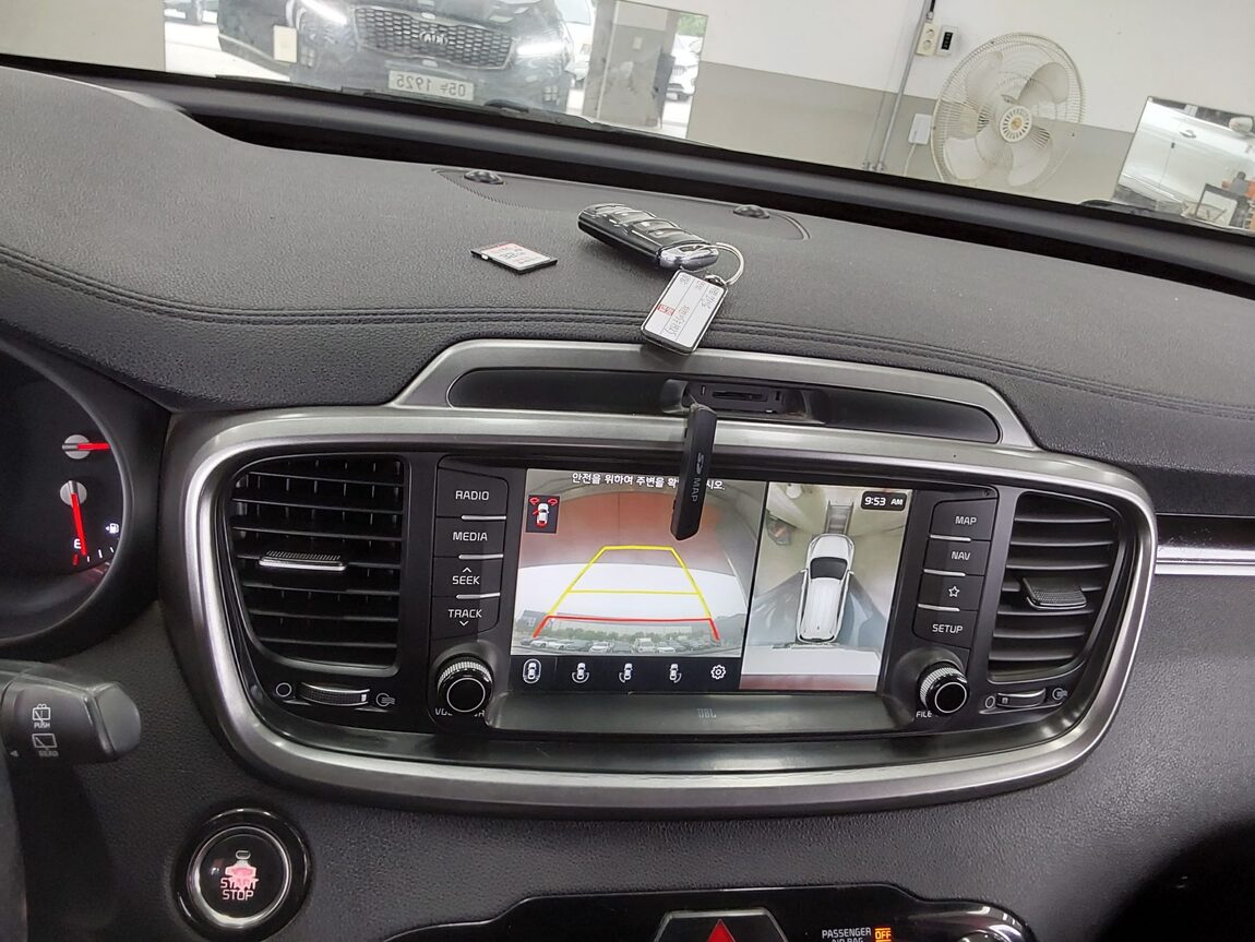 KIA THE NEW SORENTO DIESEL R2.2 2WD MASTER 2019 - zdjęcie 17