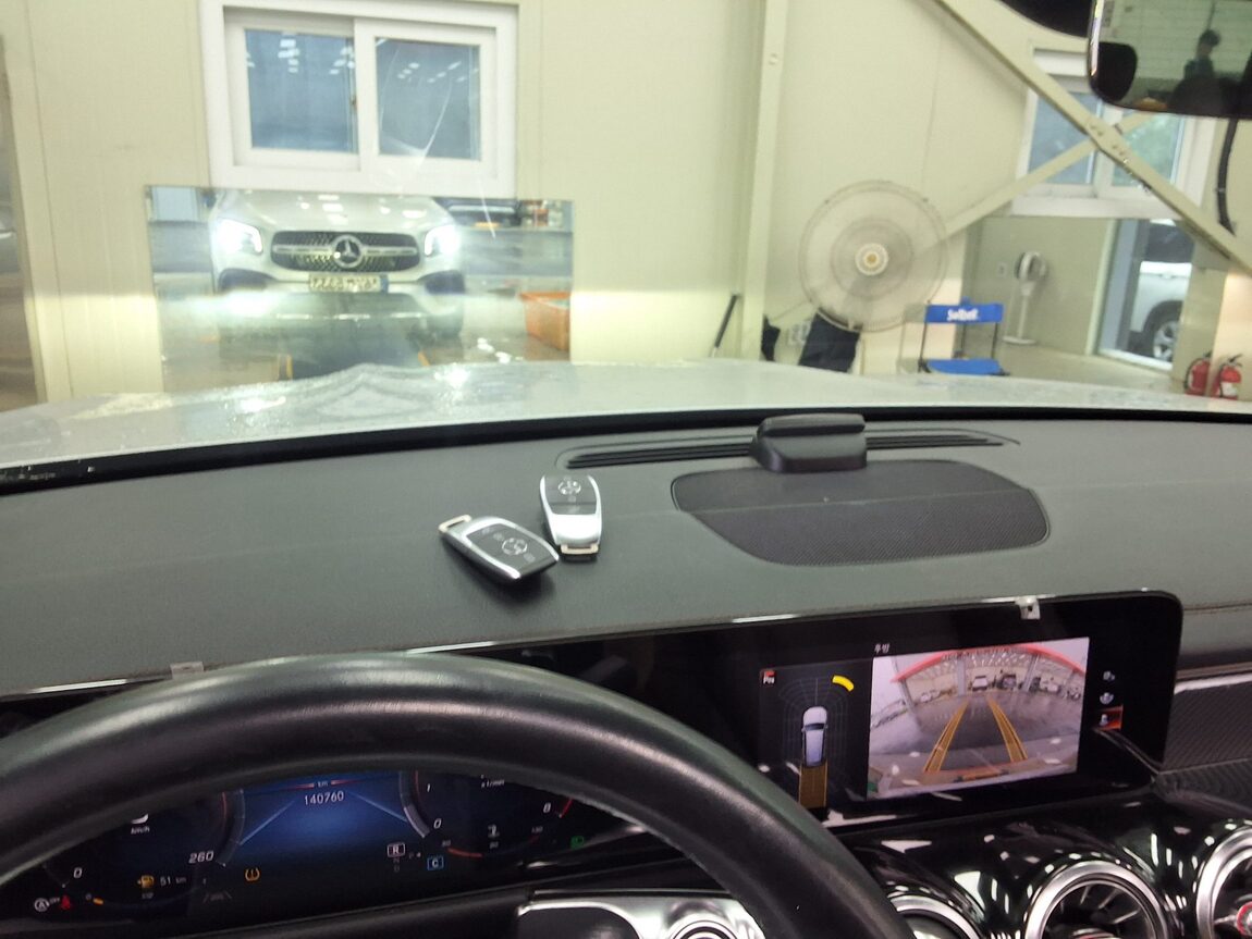 MERCEDES-BENZ GLB-CLASS GLB 250 4MATIC 2021 - zdjęcie 25