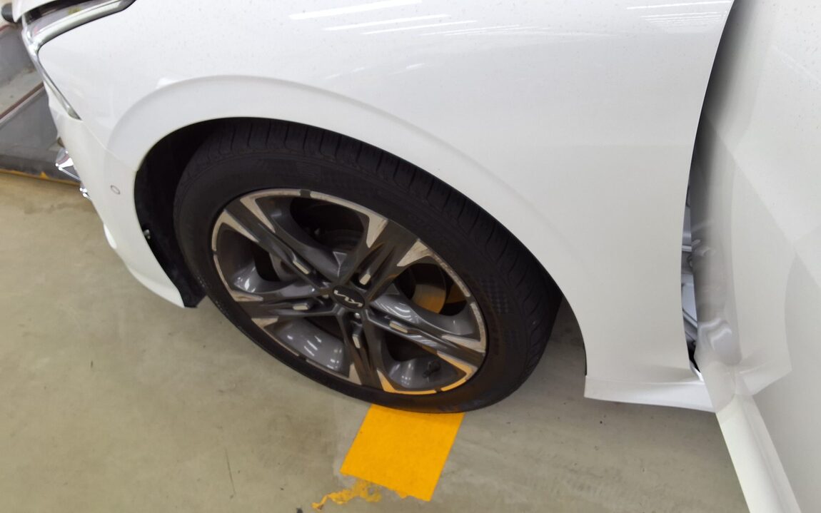 KIA NEW K5 (DL3) 2.0 GASOLINE SIGNATURE 2023 - zdjęcie 24