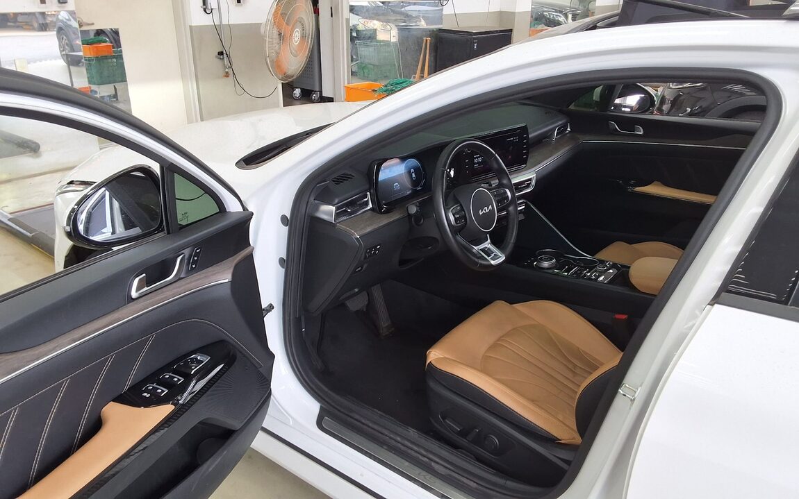 KIA NEW K5 (DL3) 2.0 GASOLINE SIGNATURE 2023 - zdjęcie 10