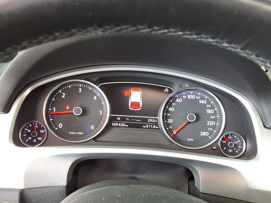 VOLKSWAGEN THE NEW TOUAREG (2ND GEN F/L) 3.0 V6 TDI BLUEMOTION R LINE 2016 - zdjęcie 10
