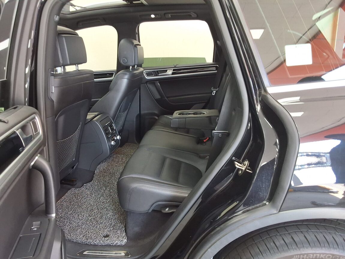 VOLKSWAGEN THE NEW TOUAREG (2ND GEN F/L) 3.0 V6 TDI BLUEMOTION R LINE 2016 - zdjęcie 13
