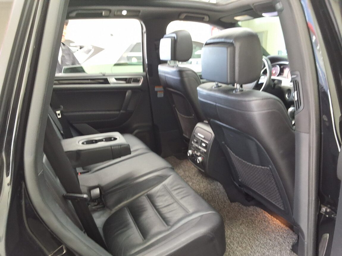 VOLKSWAGEN THE NEW TOUAREG (2ND GEN F/L) 3.0 V6 TDI BLUEMOTION R LINE 2016 - zdjęcie 14