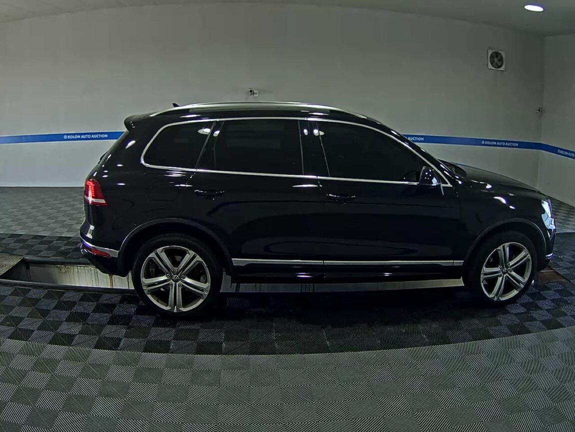 VOLKSWAGEN THE NEW TOUAREG (2ND GEN F/L) 3.0 V6 TDI BLUEMOTION R LINE 2016 - zdjęcie 4