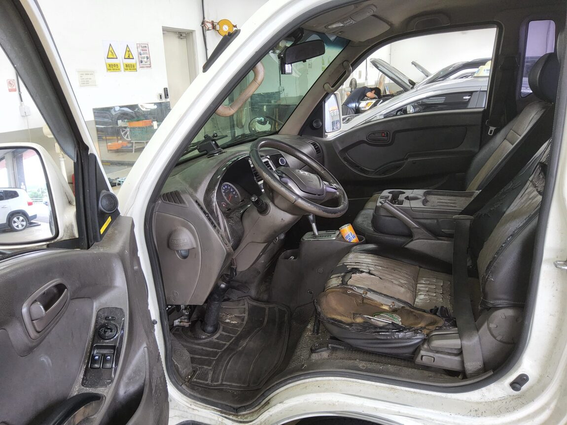 HYUNDAI PORTER II CRDi SUPER CAB EXTRA LONG WHEELBASE MODERN 2019 - zdjęcie 10