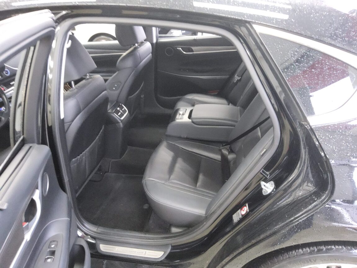 HYUNDAI GRANDEUR IG 3.0 GDi EXCLUSIVE 2018 - zdjęcie 12