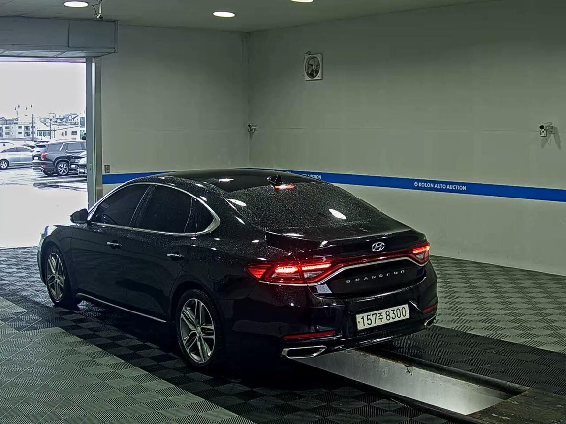 HYUNDAI GRANDEUR IG 3.0 GDi EXCLUSIVE 2018 - zdjęcie 6