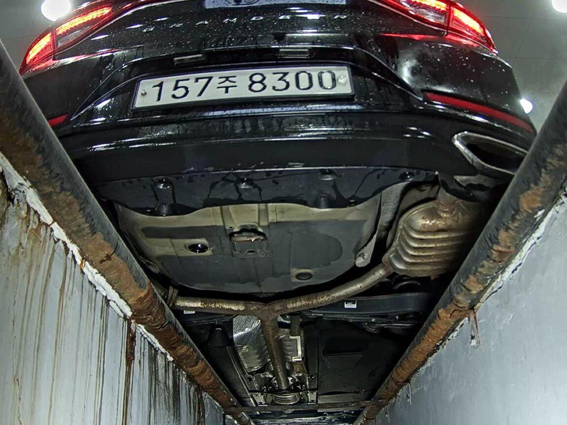 HYUNDAI GRANDEUR IG 3.0 GDi EXCLUSIVE 2018 - zdjęcie 8