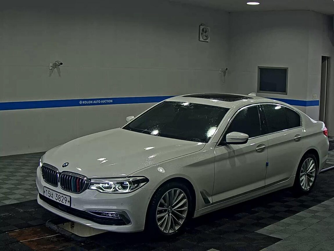 BMW 5 SERIES (7TH GEN) 520d LUXURY LINE SPECIAL 2018 - zdjęcie 2