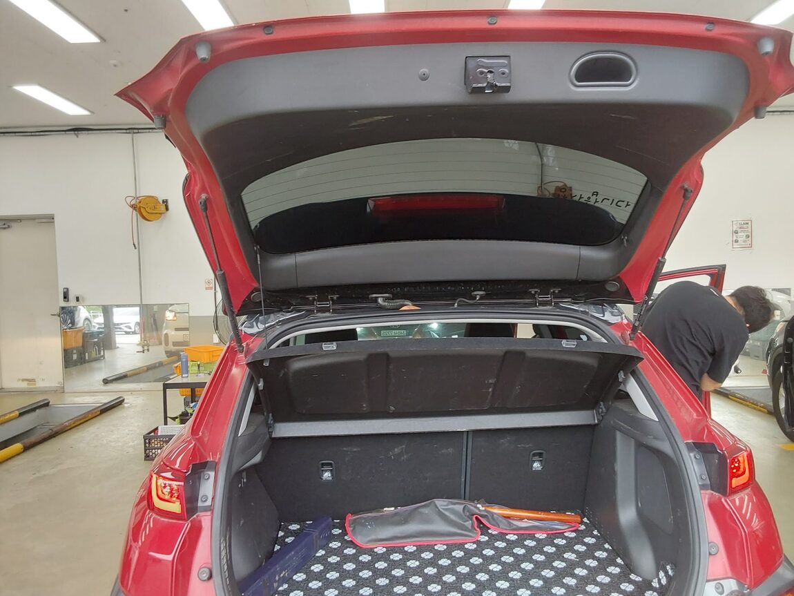 HYUNDAI KONA 1.6 GASOLINE 2WD PREMIUM 2020 - zdjęcie 15