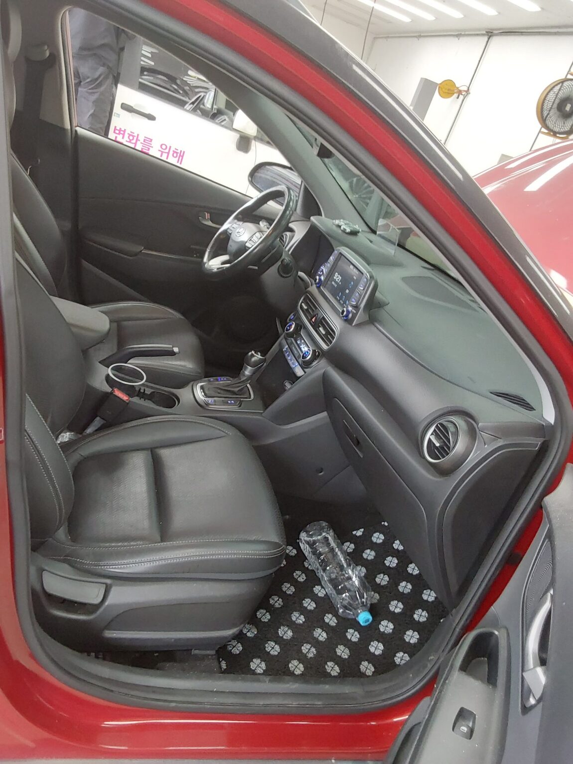 HYUNDAI KONA 1.6 GASOLINE 2WD PREMIUM 2020 - zdjęcie 14