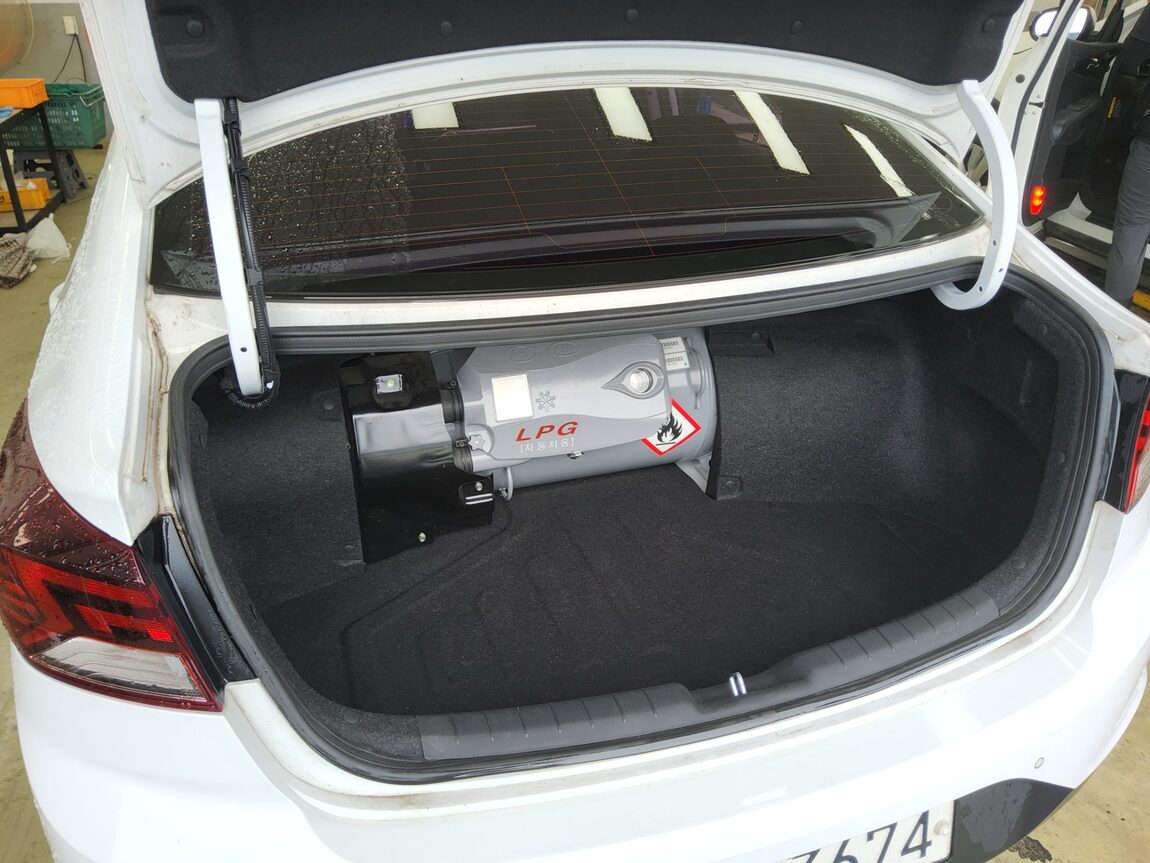 HYUNDAI THE NEW AVANTE AD 1.6 LPI CORPORATE USE 2020 - zdjęcie 15