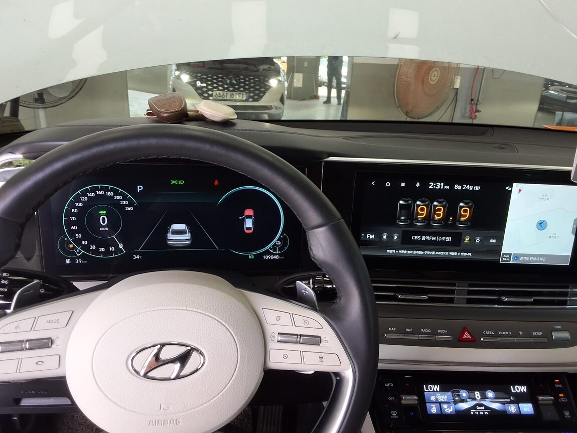 HYUNDAI THE NEW GRANDEUR IG HYBRID 2.4 HEV LE BLANC 2022 - zdjęcie 19