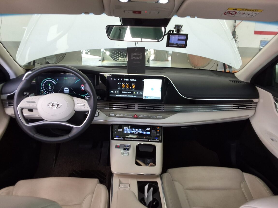HYUNDAI THE NEW GRANDEUR IG HYBRID 2.4 HEV LE BLANC 2022 - zdjęcie 12