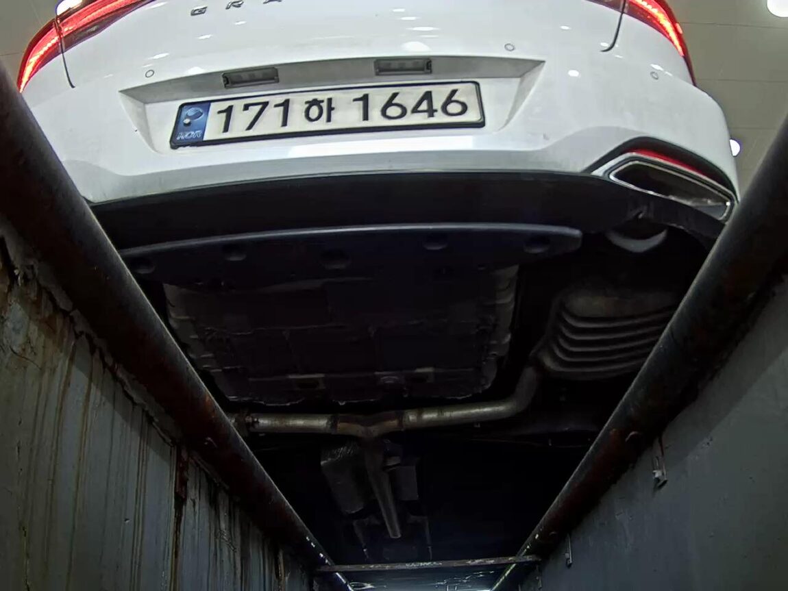 HYUNDAI THE NEW GRANDEUR IG HYBRID 2.4 HEV LE BLANC 2022 - zdjęcie 8