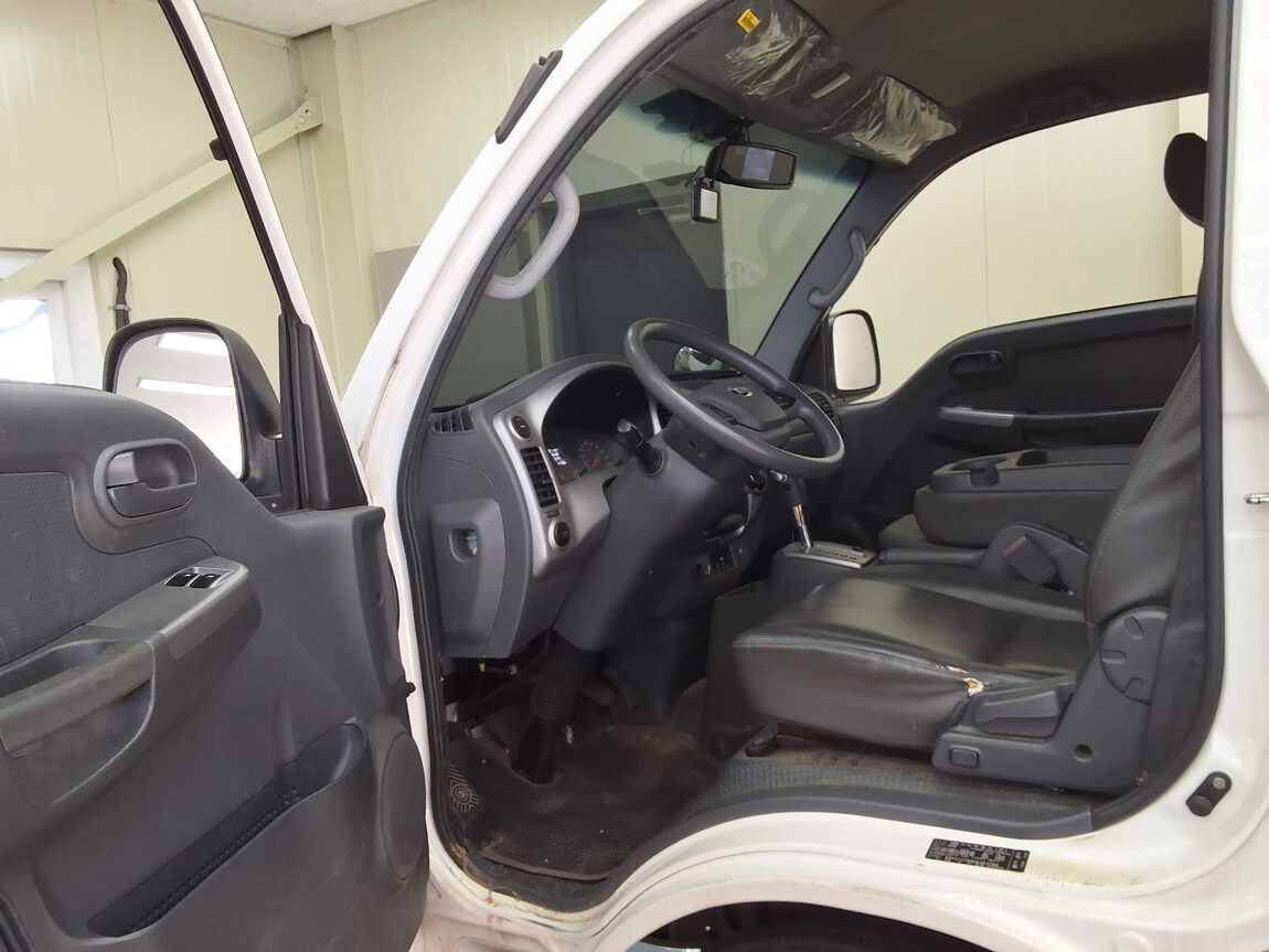 KIA BONGO III CARGO BUILT-IN BOX TRUCK 1 TON KING CAB LOW DECK 2019 - zdjęcie 11