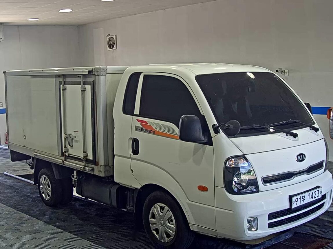KIA BONGO III CARGO BUILT-IN BOX TRUCK 1 TON KING CAB LOW DECK 2019 - zdjęcie 3