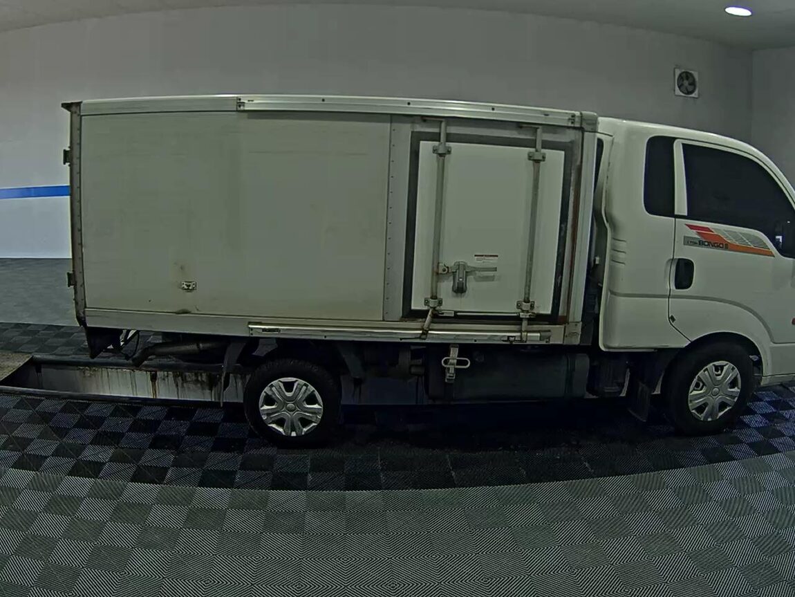 KIA BONGO III CARGO BUILT-IN BOX TRUCK 1 TON KING CAB LOW DECK 2019 - zdjęcie 4