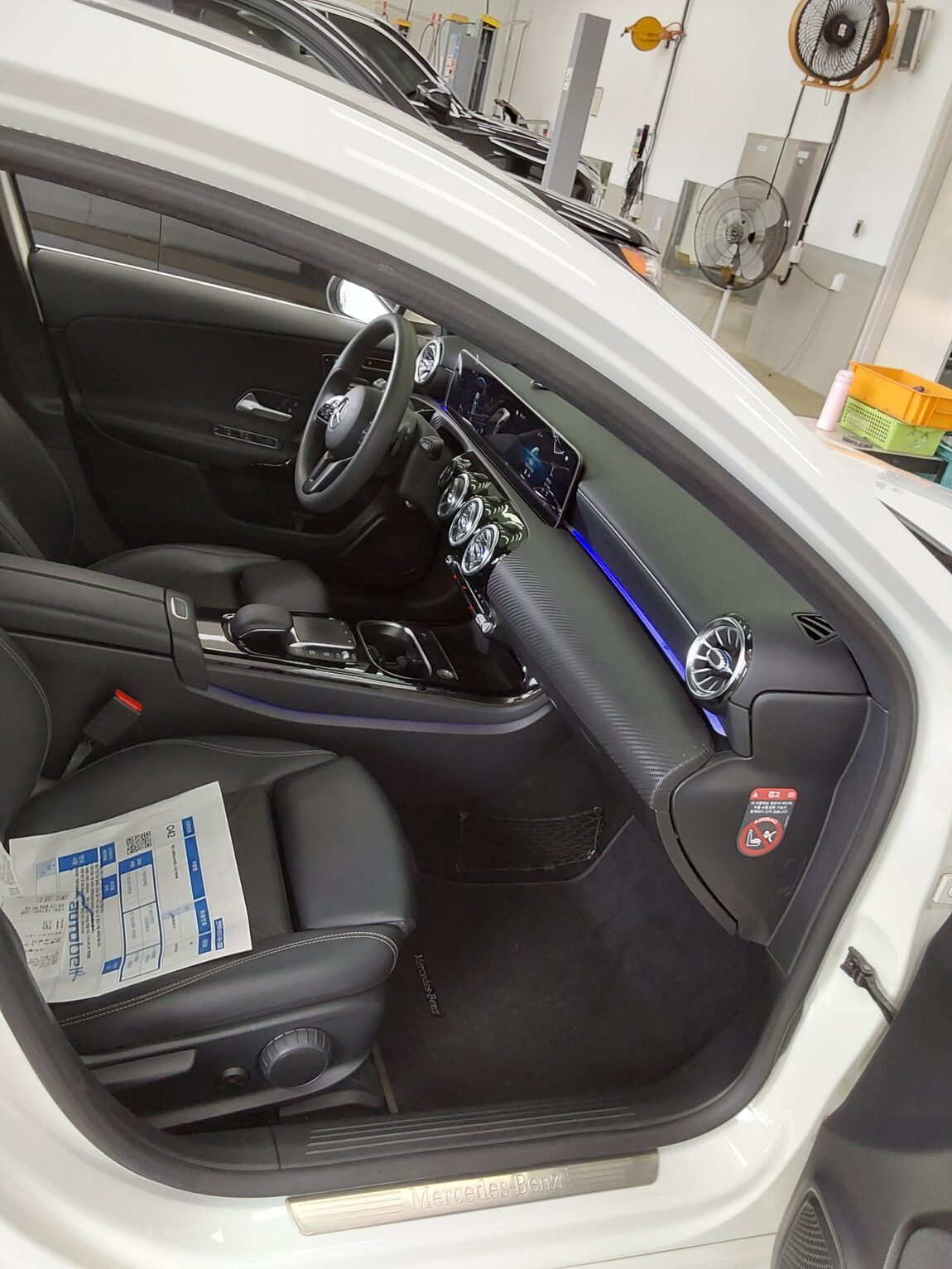 MERCEDES-BENZ A-CLASS (4TH GEN) A220 HATCHBACK 2020 - zdjęcie 14