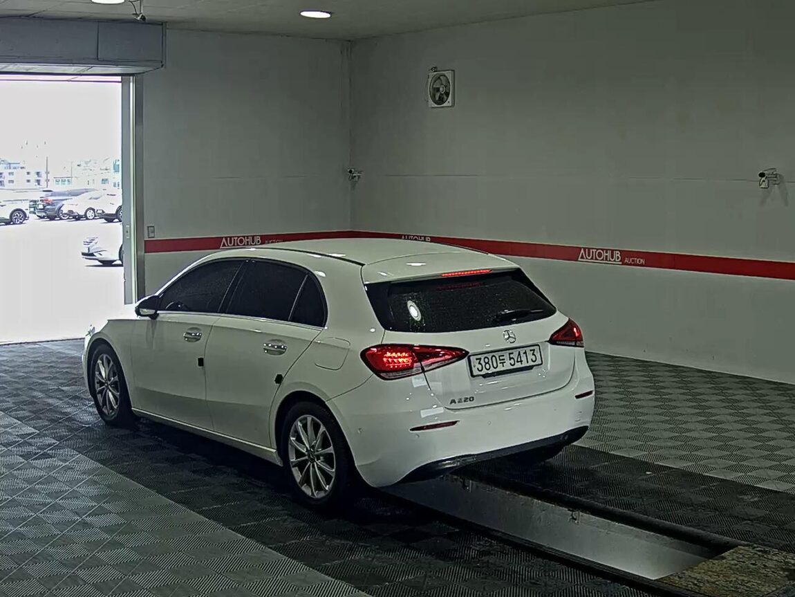 MERCEDES-BENZ A-CLASS (4TH GEN) A220 HATCHBACK 2020 - zdjęcie 6