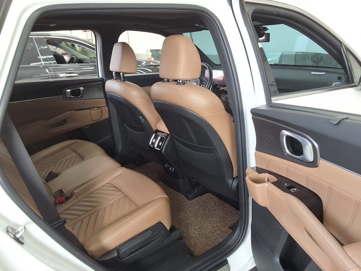 KIA THE NEW SORENTO (MQ4) 2.2 DIESEL 2WD SIGNATURE 2024 - zdjęcie 14