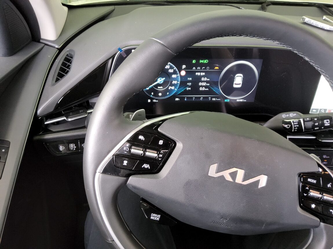KIA THE ALL NEW NIRO 1.6 HEV SIGNATURE 2022 - zdjęcie 17