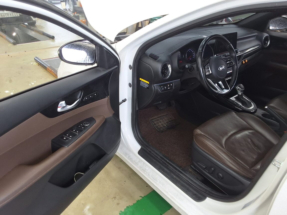KIA ALL NEW K3 1.6 GASOLINE NOBLESSE 2019 - zdjęcie 11