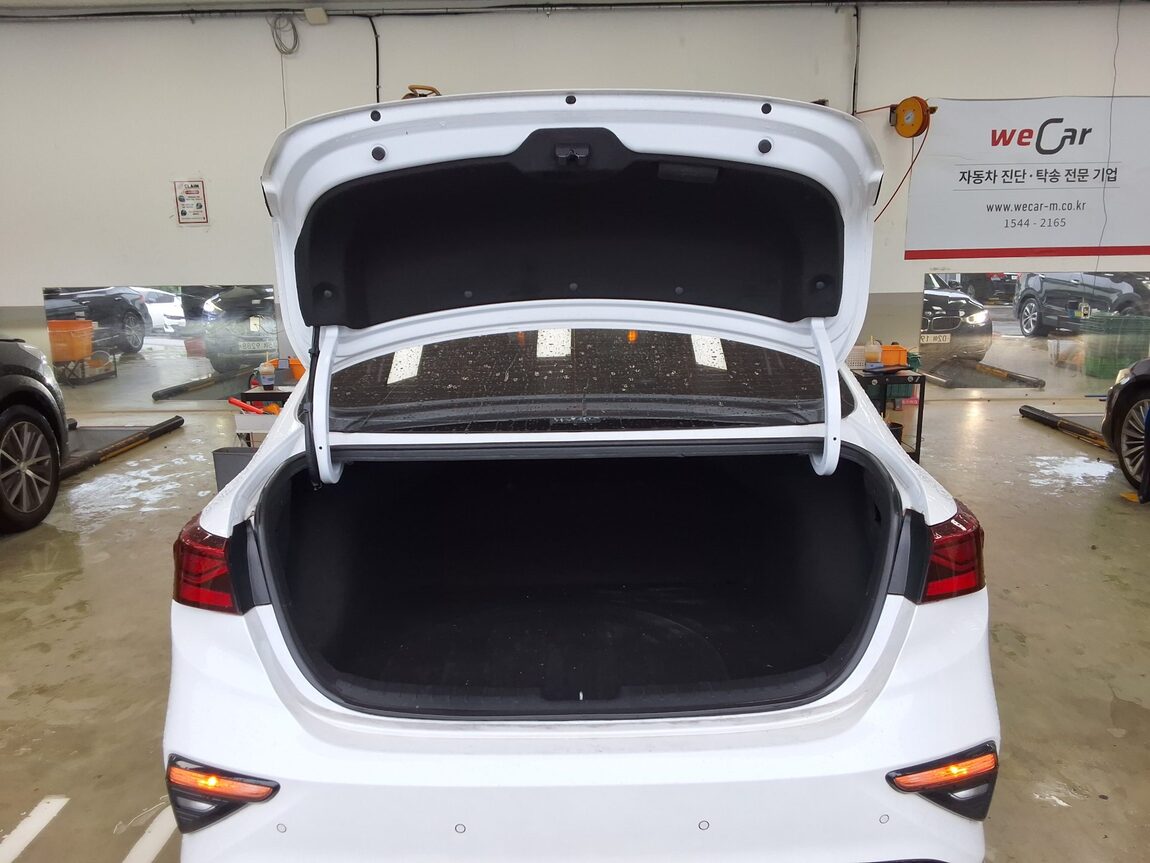 KIA ALL NEW K3 1.6 GASOLINE NOBLESSE 2019 - zdjęcie 16