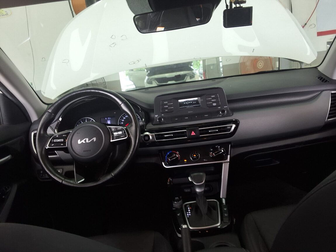 KIA SELTOS 1.6 GASOLINE 2WD TRENDY 2023 - zdjęcie 12