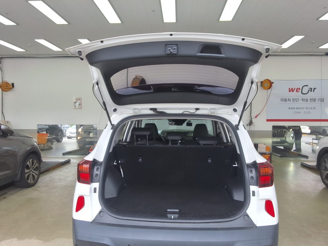 KIA SELTOS 1.6 GASOLINE 2WD TRENDY 2023 - zdjęcie 16