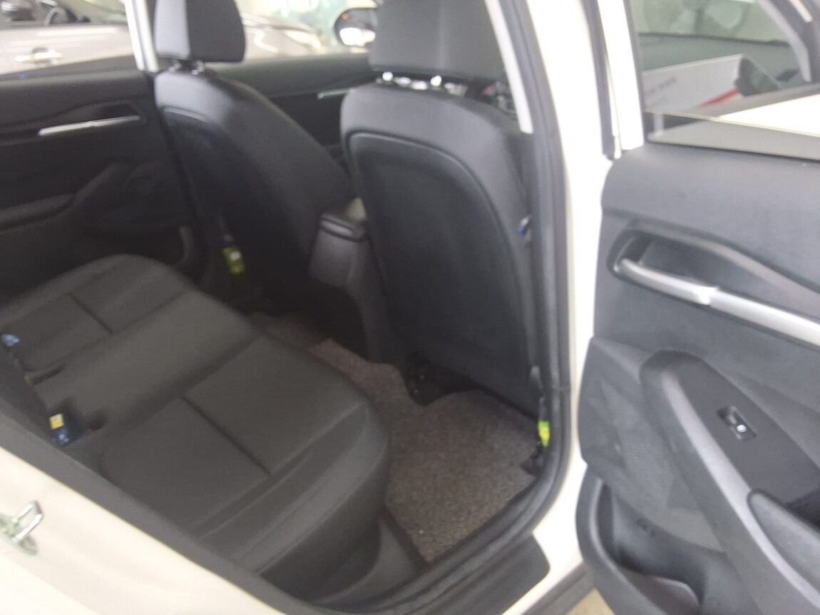 KIA SELTOS 1.6 GASOLINE 2WD TRENDY 2023 - zdjęcie 14