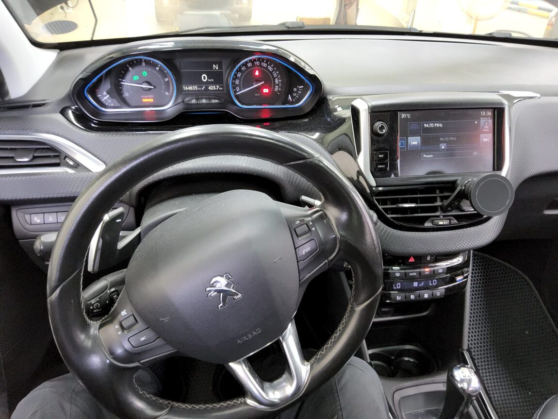 PEUGEOT 2008 1.6 e-HDi FELINE L 2016 - zdjęcie 17