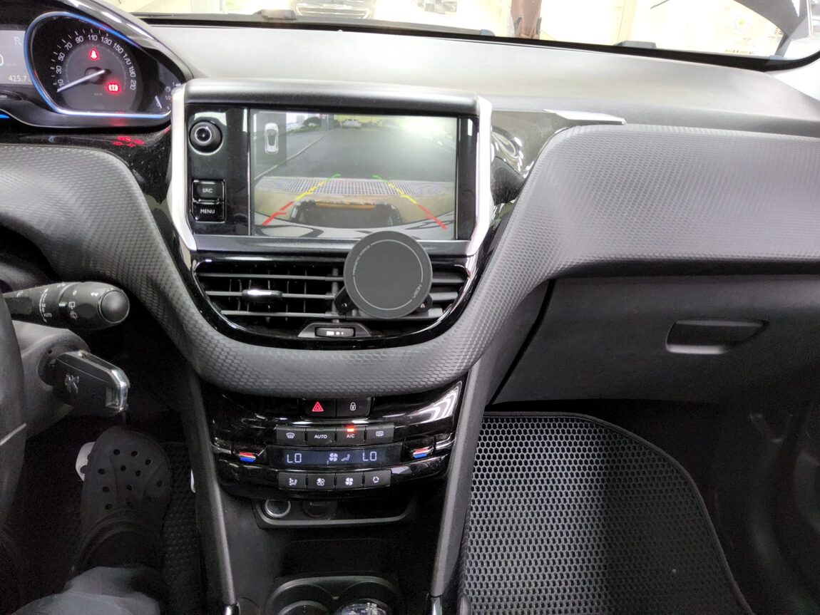 PEUGEOT 2008 1.6 e-HDi FELINE L 2016 - zdjęcie 18